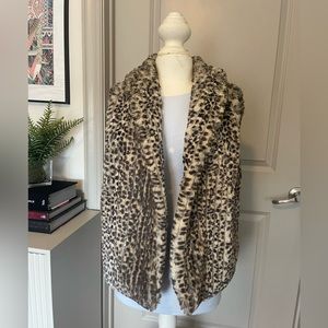NWOT Johnston & Murphy Faux-Fur vest, Size L.